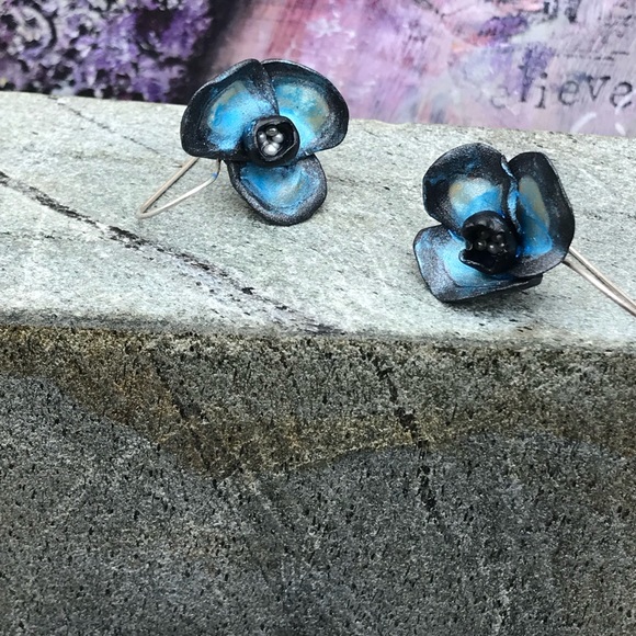 Blue Orchids Pears and silver drop earrings - Picture 6 of 8